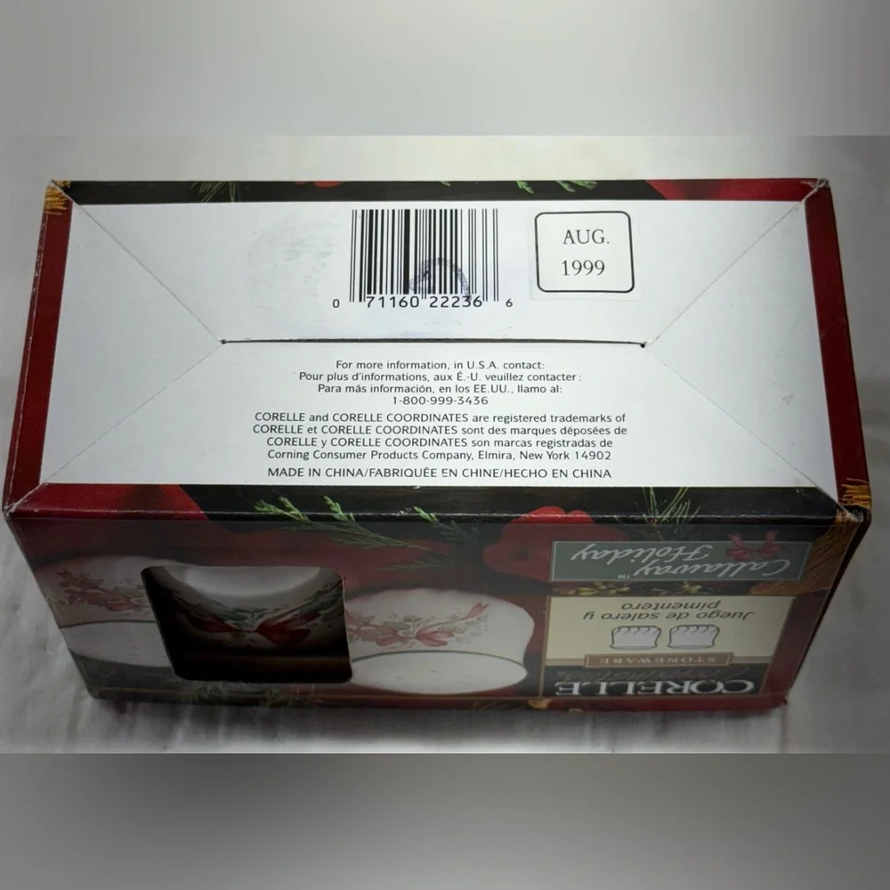 Corelle Coordinates Callaway Holiday Salt and Pepper Shakers 1999